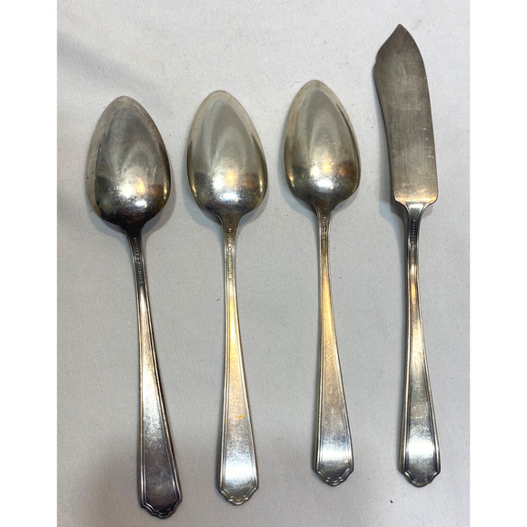 3 Gorham Silver VANITY FAIR Silverplate Teaspoons & 1 Butter Knife 1923 - Picture 4 of 7